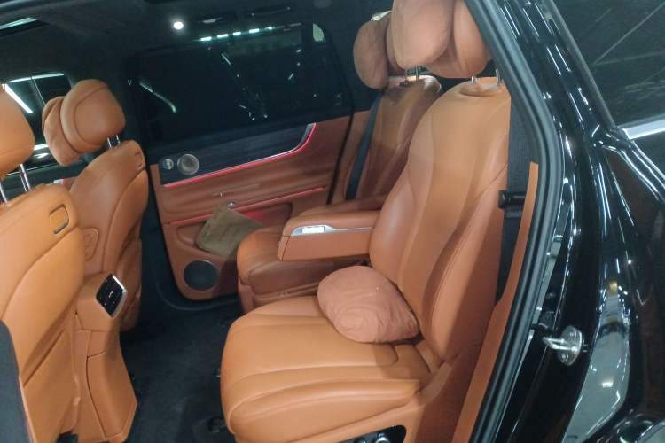 Used Hima AITO M9 2024 Range-Extended Ultra Version 52 kWh 6-Seater Model Left Rear Seat