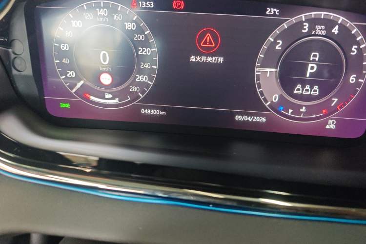 Used Land Rover Range Evoque 2020 249 PS R-DYNAMIC SE Sport Technology Edition Odometer Close Up