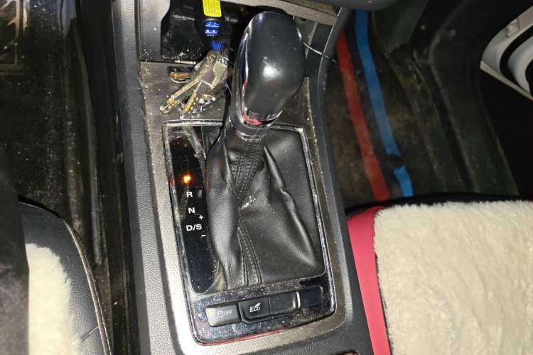 Used Roewe i6 2020 PLUS 1.6L CVT 4G Connected Glory Flagship Edition
