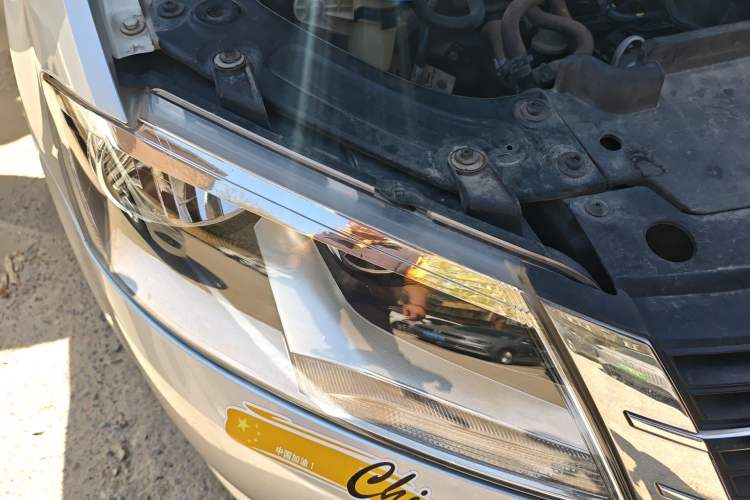 Used Volkswagen Lavida 2013 Revised Version 1.4 TSI DSG Comfort Edition Right Front Headlight