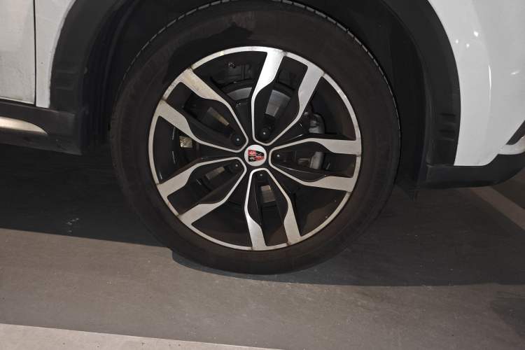 Used Roewe RX5 2016 20T Two-Wheel Drive Automatic Internet Smart Edition
