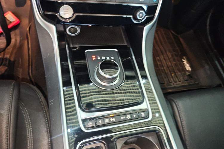 Used Jaguar XFL 2018 XFL 2.0T 200PS Luxury Edition
