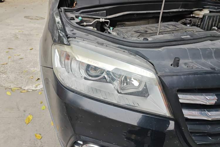 Used Haval H6 2018 Red-Label Sport Version 1.5T Manual Two-Wheel Drive Elite Model Right Front Headlight