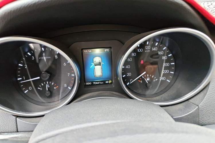 Used Haval H8 2015 2.0T Four-Wheel Drive Luxury Model Instrument Cluster