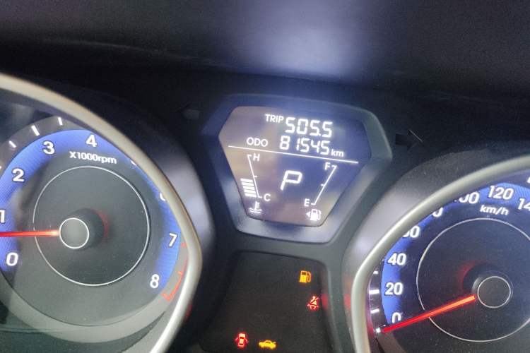 Used Hyundai Elantra (5th Generation / Langdong) 2016 1.6L Automatic Smart Version Odometer Close Up