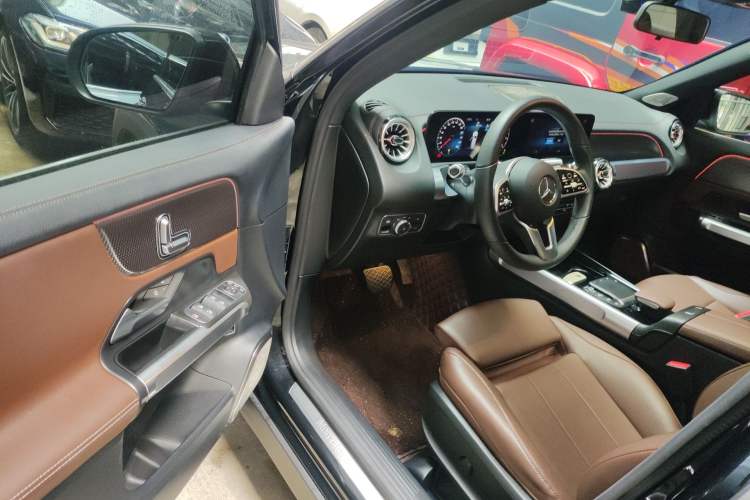 Used Mercedes-Benz GLB 2023 GLB 220 Sport Edition Driver Seat
