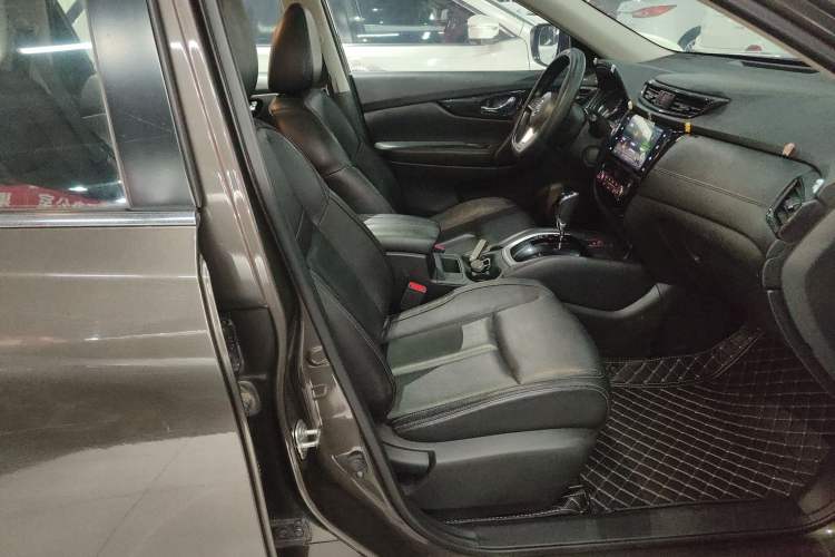 Used Nissan X-Trail 2019 2.0L CVT Smart Connect Comfort Edition 2WD
