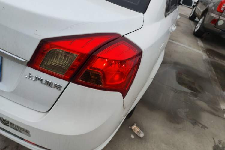 Used Buick Excelle 2015 1.5L Automatic Classic Model Exterior 3