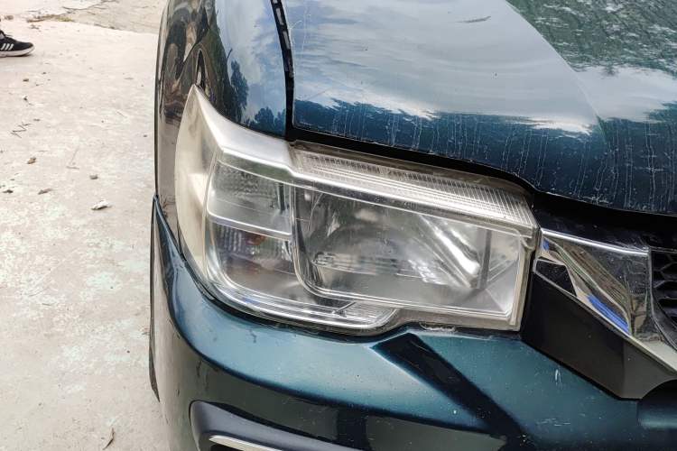 Used Isuzu Pickup 2009 2.8T Two-Wheel-Drive Base Pickup Truck with 4JB1-TCT Engine
