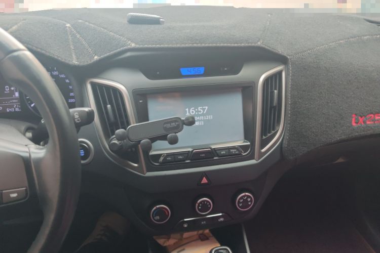 Used Hyundai ix25 2015 1.6L Automatic Two-Wheel Drive Smart GLS Trim Audio And AC Panel