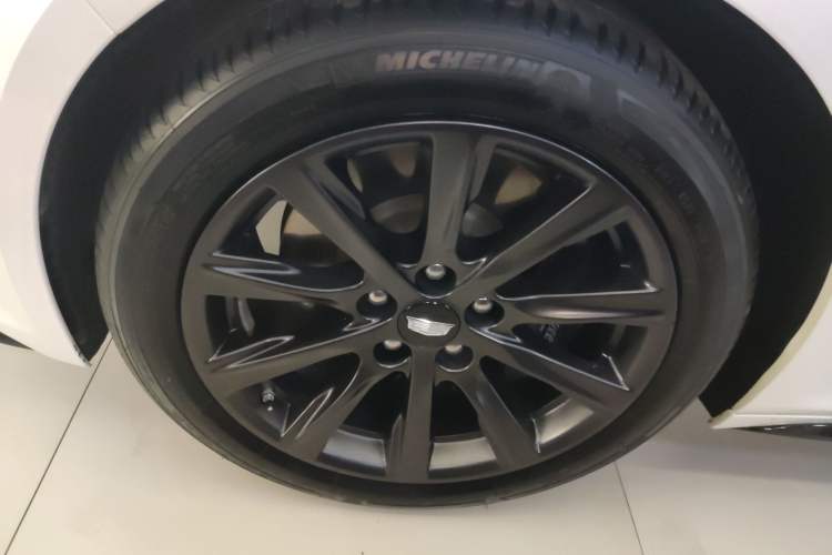 Used Cadillac CT5 2023 28T Prestige Model Left Front Wheel Hub