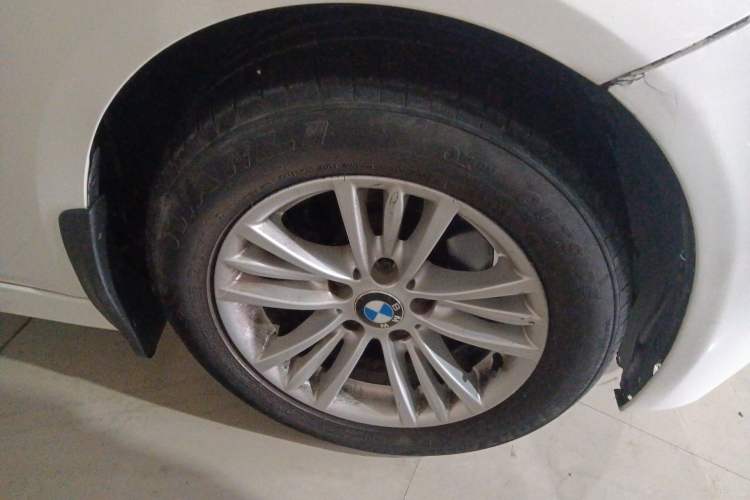 Used BMW 3 Series 2013 320Li Fashion Model Right Front Wheel Hub