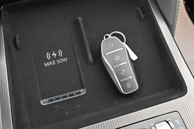 Used BYD Song L DM-i 2025 Intelligent Driving Version 160 km Beyond-Range Type
