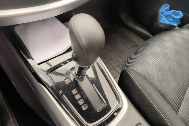 Used Nissan Tiida 2020 1.6L CVT Cool Edition
