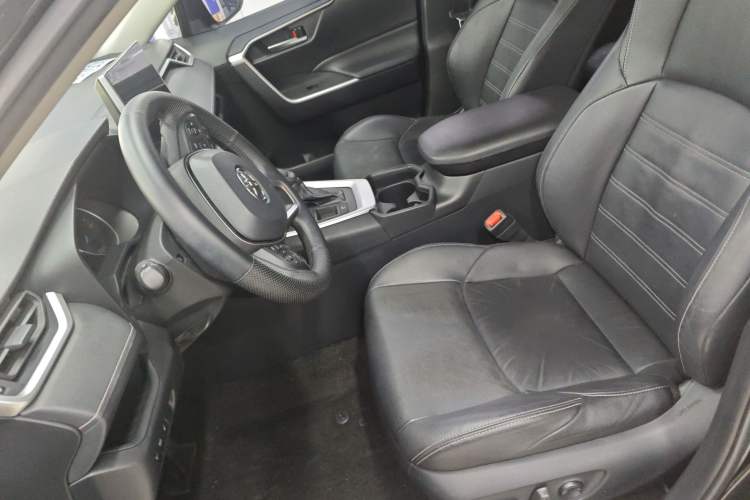 Used Toyota Wildlander 2020 Dual-Engine 2.5L E-CVT Two-Wheel Drive Luxury Edition Left Front Seat