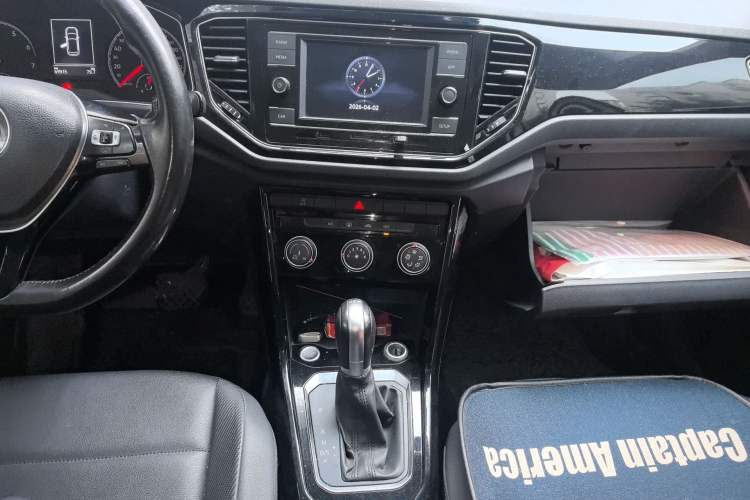 Used Volkswagen T-ROC 2018 280TSI DSG Two-Wheel-Drive Comfort Version China V Standard Audio And AC Panel