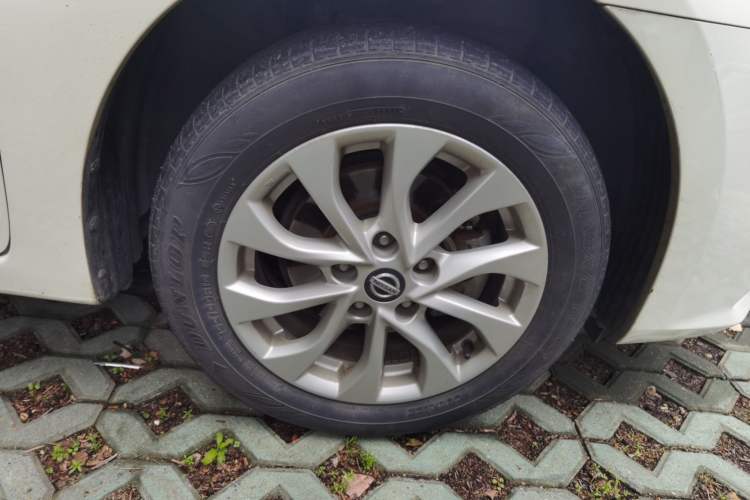 Used Nissan Sylphy 2021 Classic 1.6XL CVT Luxury Edition Right Front Wheel Hub