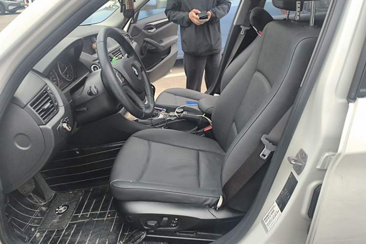 Used BMW X1 2015 sDrive18i Leading Edition