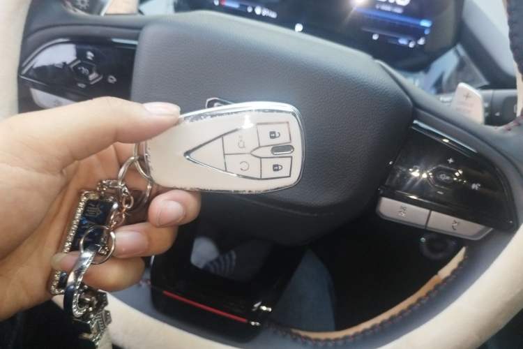 Used CHANGAN OSHAN Z6 2023 Blue Whale 1.5T DCT Smart Luxury Model Vehicle Key