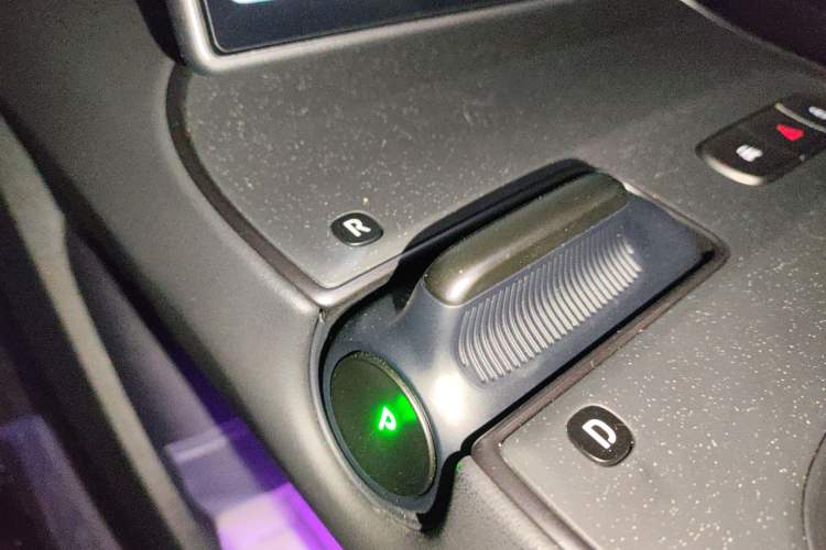 Used Nio ET5T 2024 75kWh Touring Gear Lever