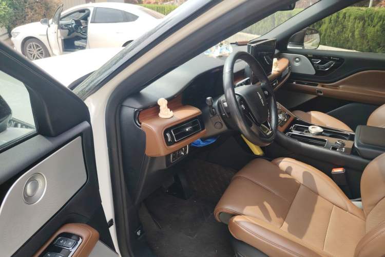 Used Lincoln Aviator 2021 3.0T V6 All-Wheel-Drive Executive Edition
