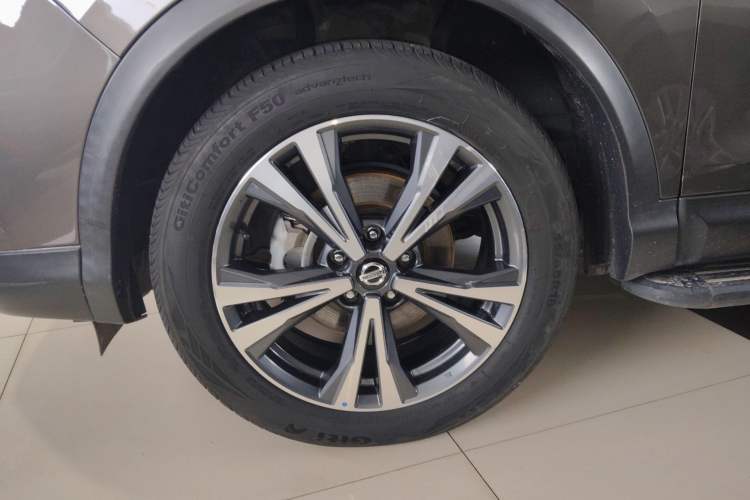 Used Nissan Qashqai 2021 2.0L CVT Luxury Edition Left Front Wheel Hub