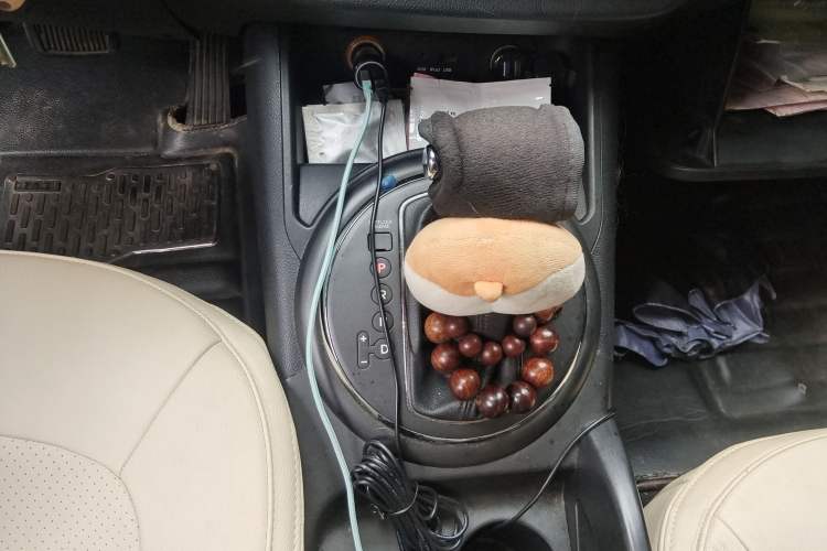 Used Kia Sportage R 2012 2.0L Automatic Two-Wheel Drive GL Trim
