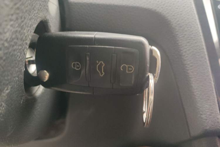 Used Skoda Rapid Spaceback 2016 Revised Version 1.6L Manual Front-Drive Edition