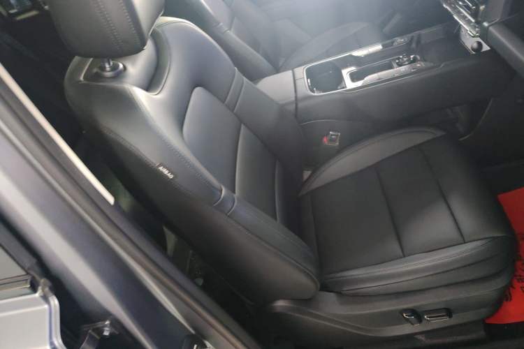 Used Haval Raptor 2025 2.0T 4WD Pro Right Front Seat