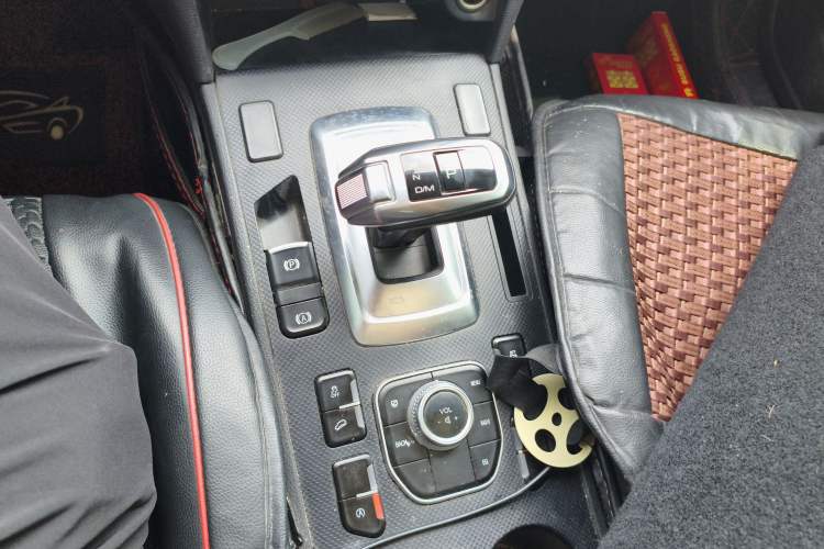 Used Haval H6 Coupe 2019 1.5T Automatic Two-Wheel Drive Luxury Smart Connectivity Version China VI Standard Gear Lever