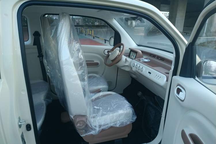 Used Bestune Pony 2026 222km Colorful Horse
