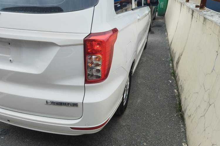 Used Wuling Hongguang 2019 1.5L S Standard Version China VI LAR
