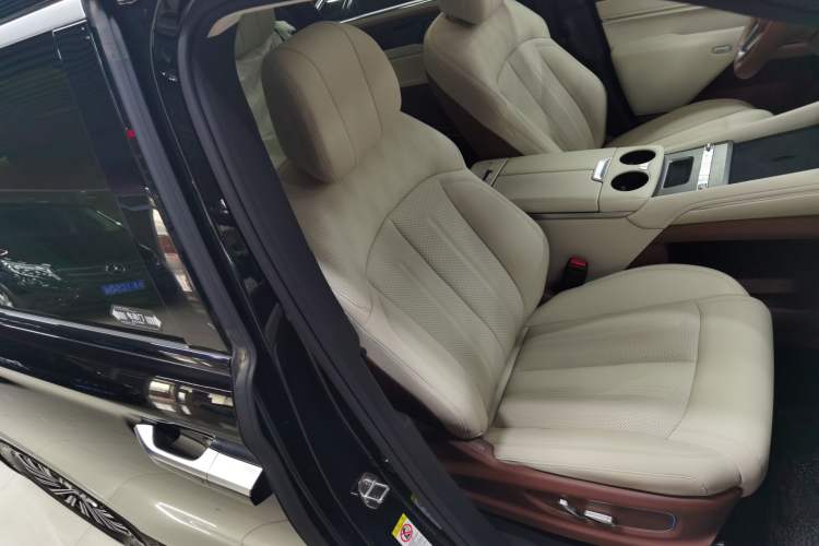 Used BYD Xia 2025 DM-i 1.5T 100km Leading Model Right Front Seat