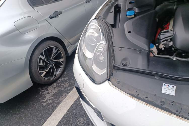 Used Porsche Cayenne 2016 Cayenne 3.0T Right Front Headlight