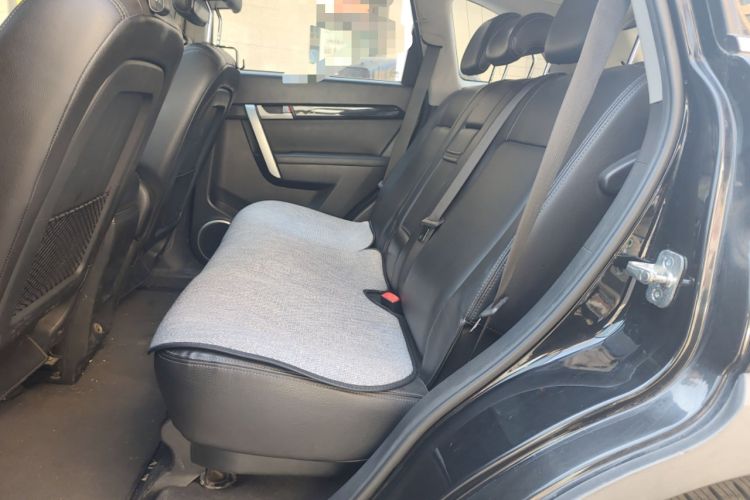 Used Chevrolet Captiva 2012 2.4L 4x4 Flagship Edition 7 Seats
