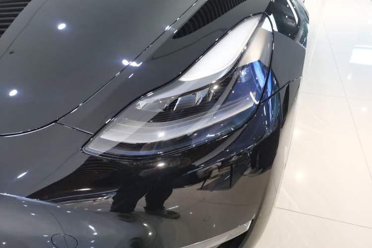 Used Tesla Model Y 2022 Long-Range All-Wheel-Drive Version