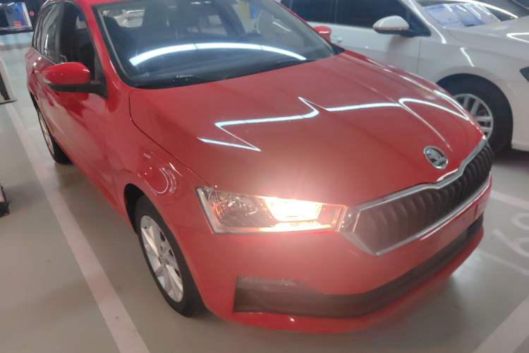 Used Skoda Rapid Spaceback 2020 1.5L Automatic Standard Edition Front Right 45 Deg