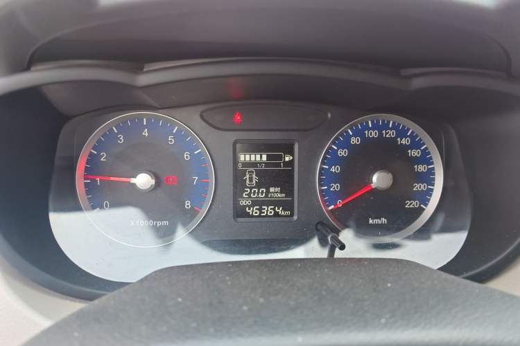 Used Venucia R50 2015 1.6L Manual Fashion Edition
