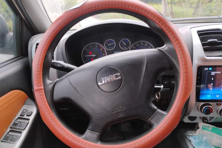 Used JMC Baodian 2018 2.9T New Value-Packed Two-Wheel-Drive Diesel Comfort Version with Standard Cargo Bed – JX4D30B5L
