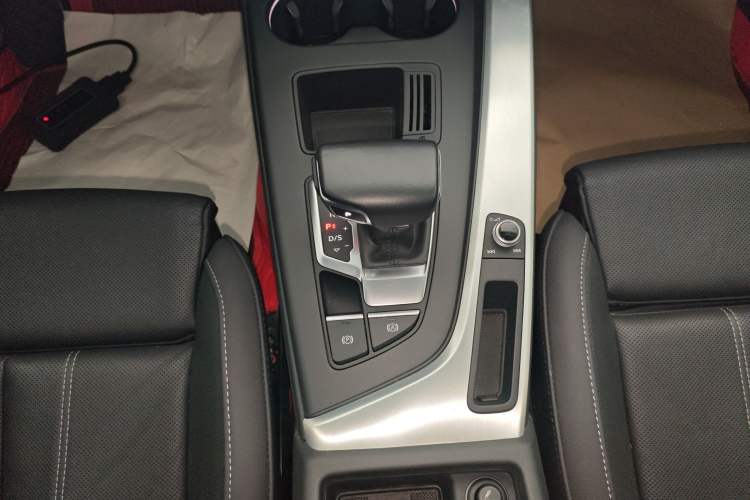 Used Audi A4L 2022 40 TFSI Luxury Dynamic Model