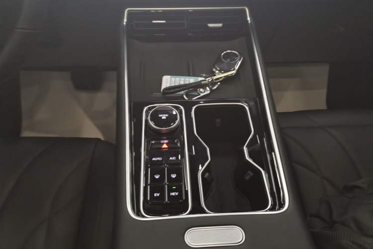 Used Chery Fengyun T9 2024 120 Long-Range Flagship Version 7 Seats Lithium Iron Phosphate