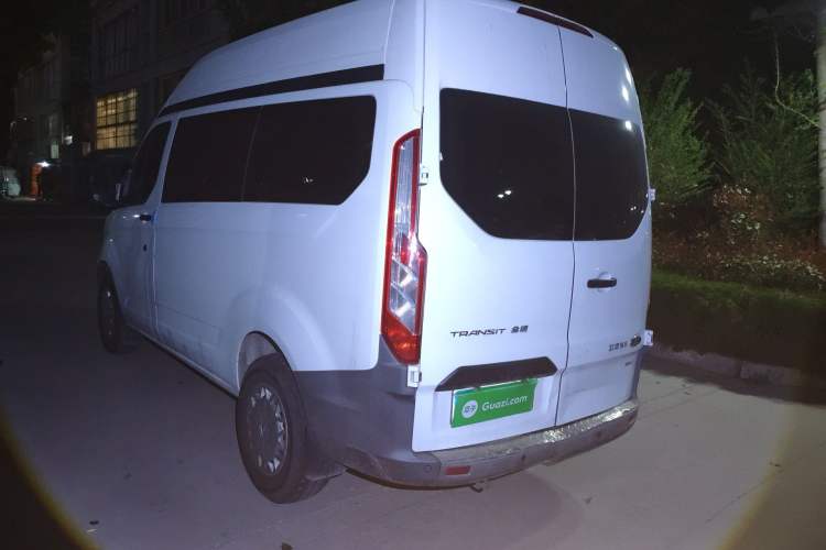 Used Ford Transit 2017 2.0T Diesel Multi-Function Commercial Vehicle Short Wheelbase Mid-Roof China V Standard