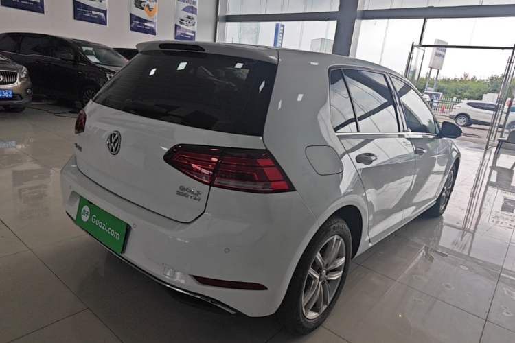 Used Volkswagen Golf 2018 230TSI Automatic Comfort Model Rear Right 45 Deg