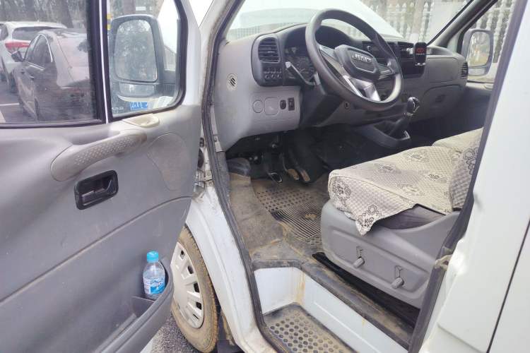 Used JMC Transit 2019 2.8T Commercial Version Short Wheelbase Mid-Roof 6-Seater China VI JX493