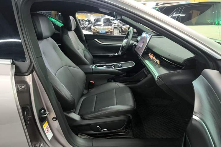 Used CHANGAN NEVO A07 2025 Blue Whale Range-Extending Model 140 Elite Version
