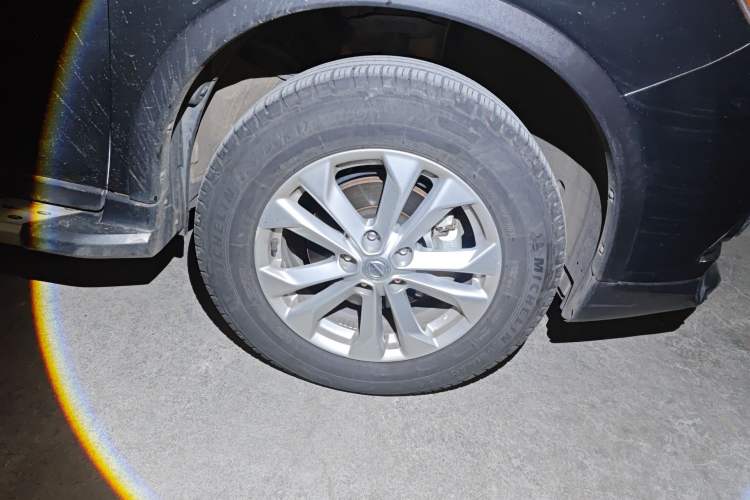 Used Nissan X-Trail 2014 2.0L CVT Comfort Edition 2WD Right Front Wheel Hub