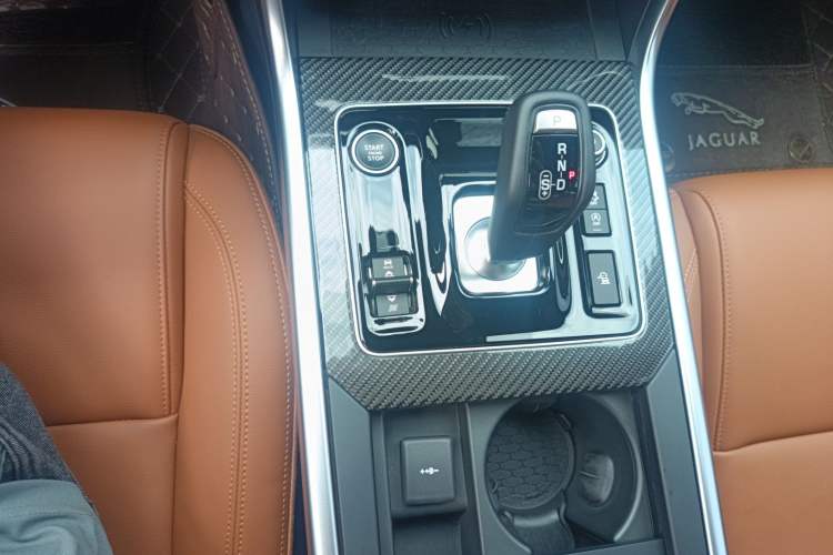 Used Jaguar XEL 2024 2.0T 250 PS R-DYNAMIC S Ebony Black Sport Edition
