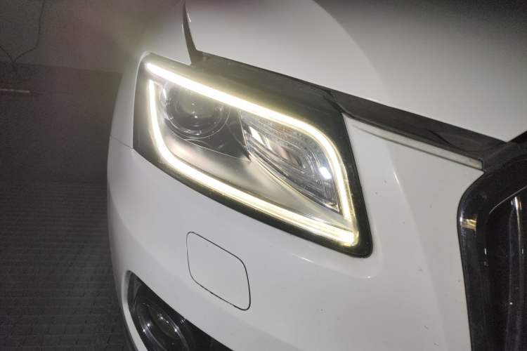Used Audi Q5 2017 40 TFSI Ambition Edition Right Front Headlight