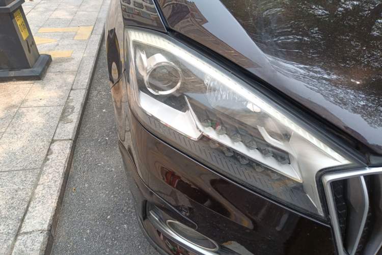 Used BORGWARD BX7 2018 28T Two-Wheel Drive Luxury Version 5 Seats China V Emission Standard