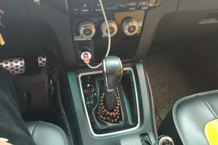 Used BAIC Off-Road BJ40 2016 40L 2.3T Automatic All-Wheel Drive Premium Edition Gear Lever